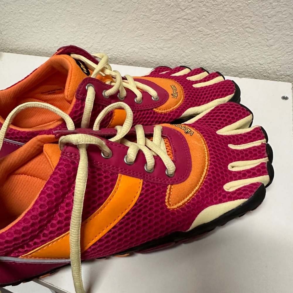 Women’s Vibram barefoot shoes